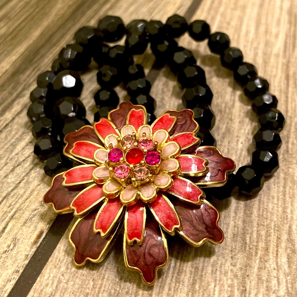 Floral beaded bracelet